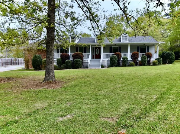106 Woodcreek Loop, Pineville, LA 71360