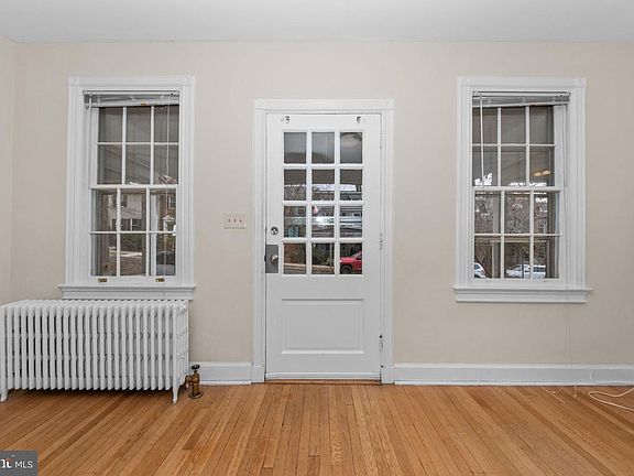 4th image of 2448 Tunlaw Rd NW