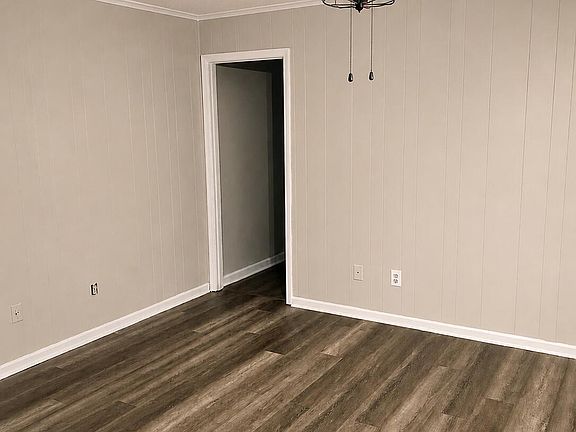 4th image of 614 Capewood Pl