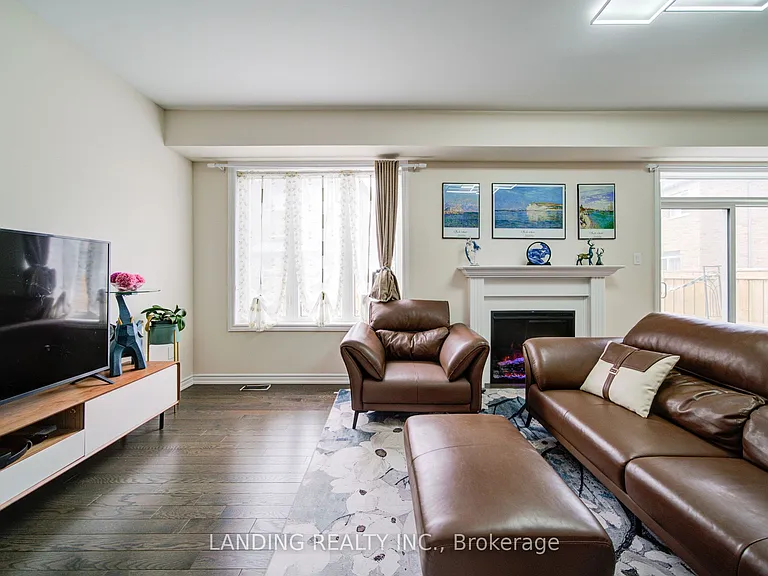 2084 Duberry Dr — Photo 23