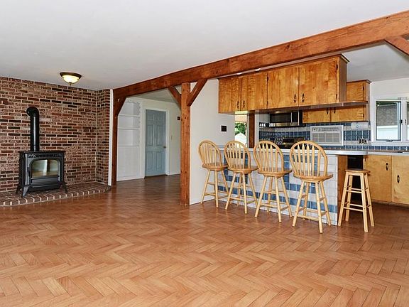 5th image of 58 Sherwood Ave