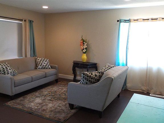 4th image of 1007 Smith Ave