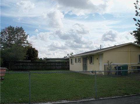 5th image of 20321 NW 43rd Ave
