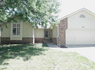 234 N Lakeside Dr, Andover, KS 67002