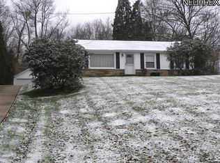 3136 Greenleaf Rd, Akron, OH 44312