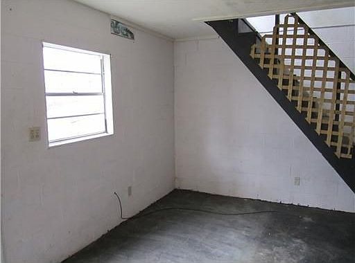 4th image of 411 E Center St