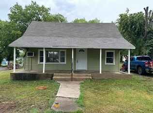 903 S Spring St, Grove, OK 74344