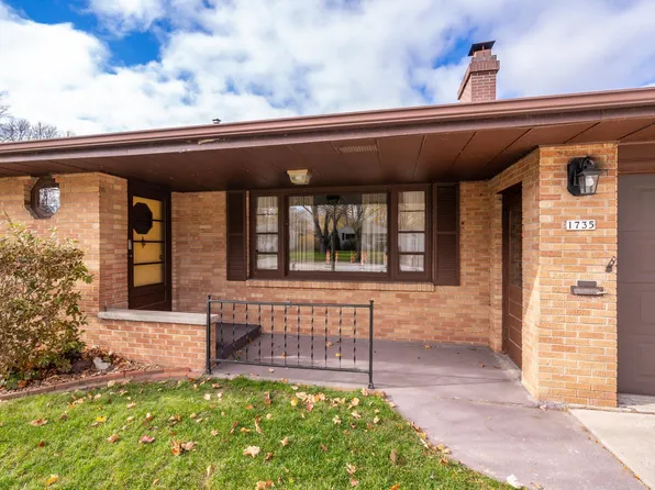 1735 Doemel St, Oshkosh, WI 54901