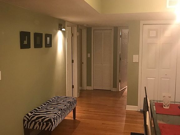 5th image of 16W611 Mockingbird Ln APT 205
