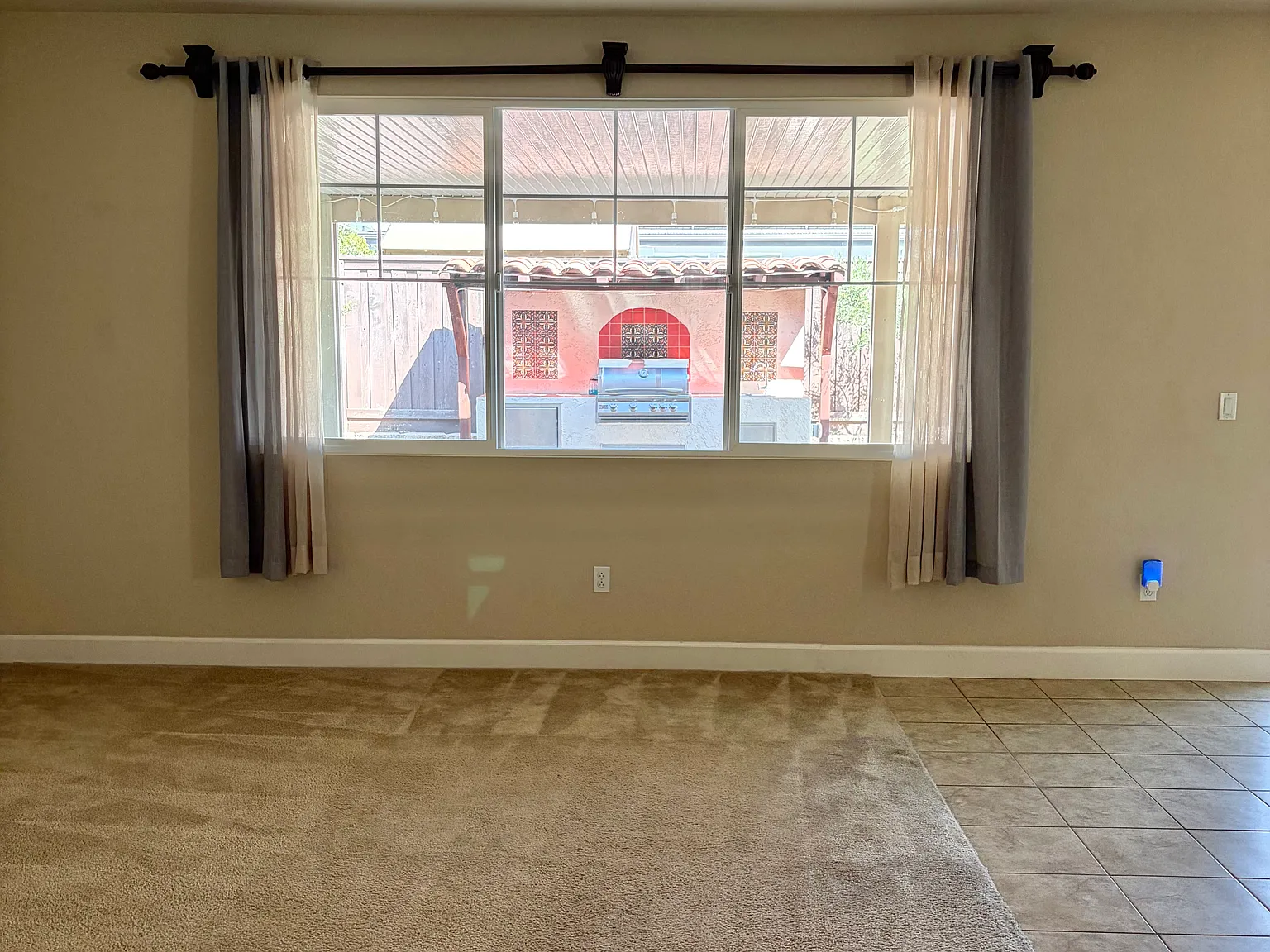 4 bed, 2.5 bath, 2073 sqft, $3,200 — Photo 4