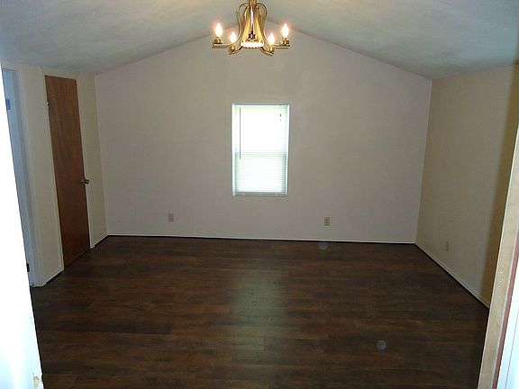 Master Bedroom  14.5' X 14'
