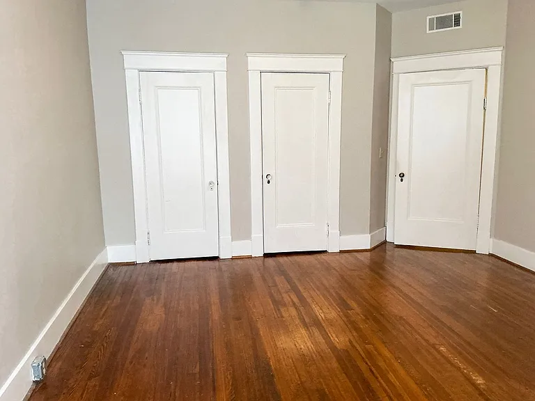Katherine Court Apartments — Photo 41
