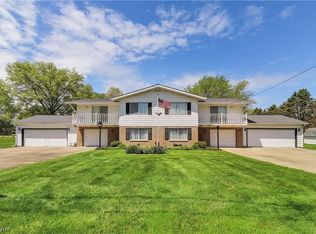 2512 Twin Lakes Dr, Uniontown, OH 44685