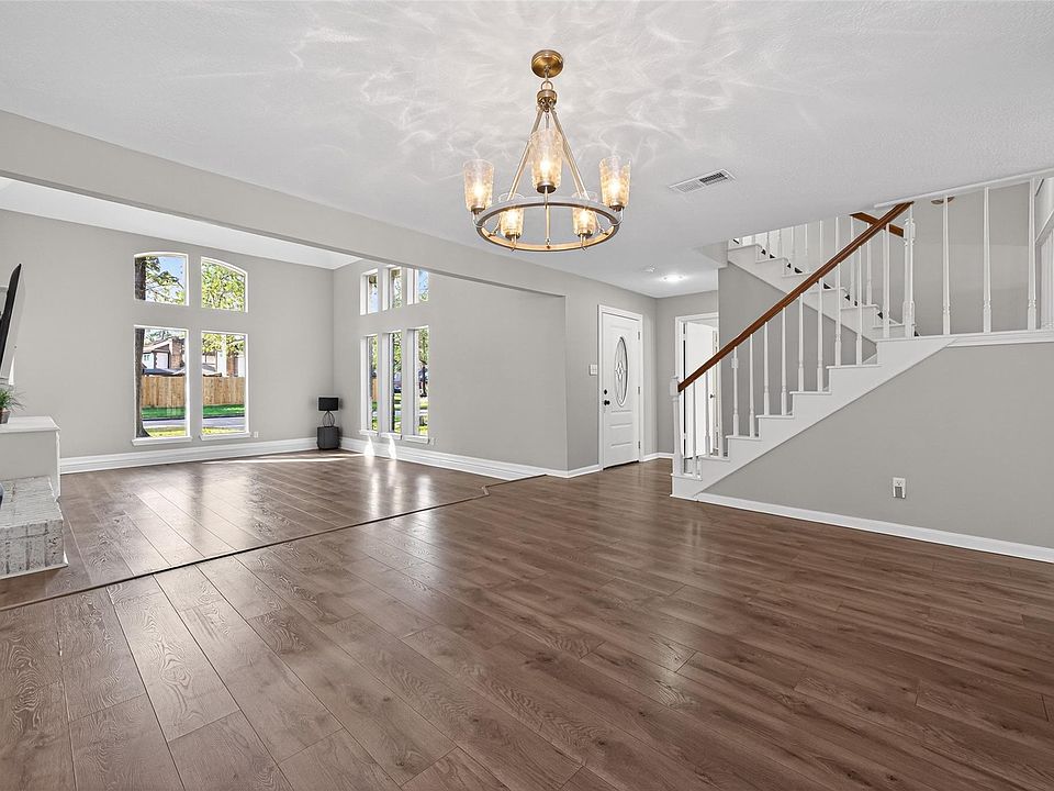 1st image of 2706 Woodland Grove Dr