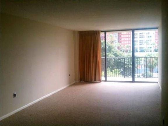 3rd image of 1450 S Bayshore Dr APT 412