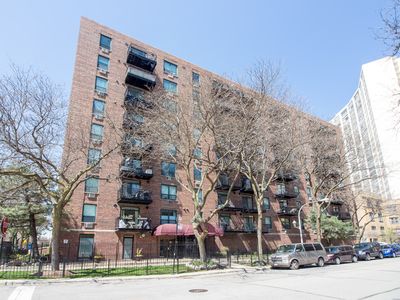 3900 N Pine Grove Ave APT 703, Chicago, IL, 60613