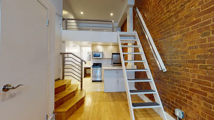 Rented by Bond New York | media 22