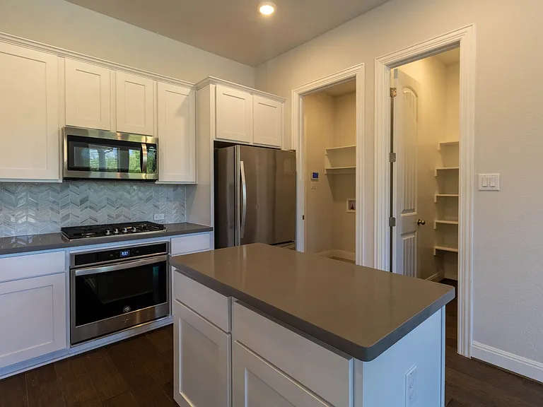 19337 Pilton Dr — Photo 19
