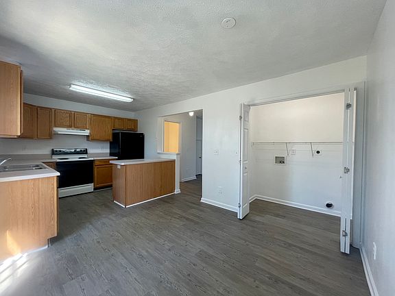 4th image of 110 Copperfield Ln