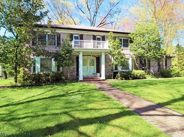9 1St St, Florham Park Boro, NJ 07932