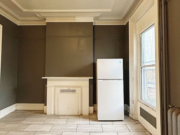3rd image of 70 Brinkerhoff St #1E