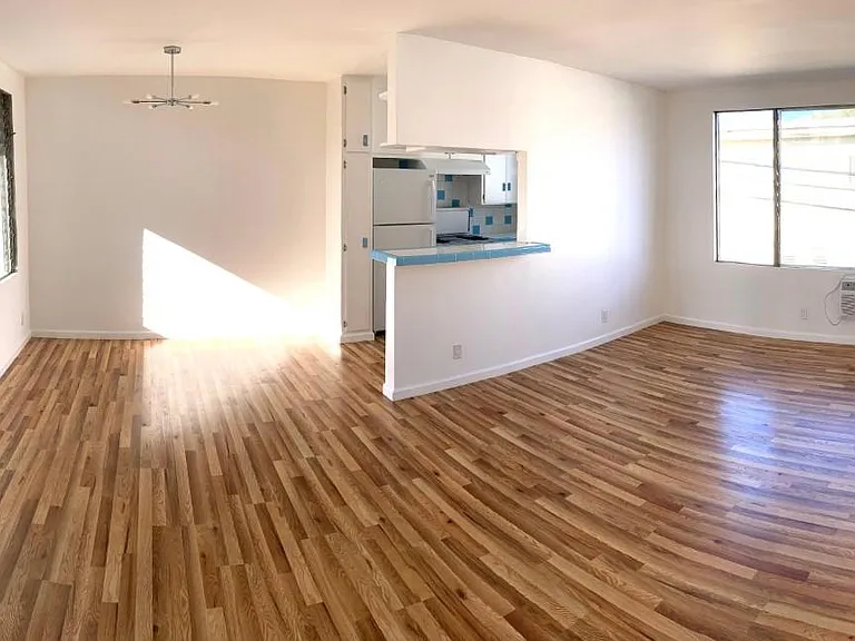 1234 N Laurel Ave — Photo 4