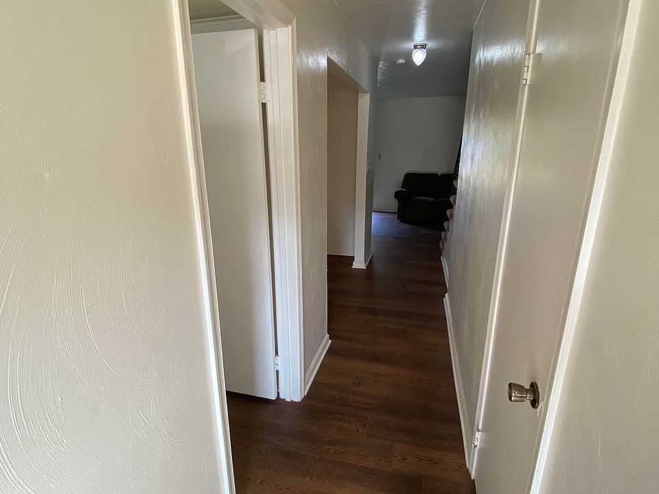 2nd image of 5202 Clover Hill Dr