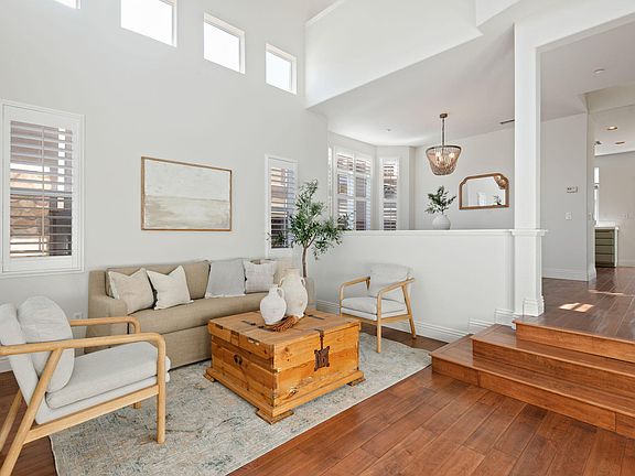 4th image of 4887 Templeton St