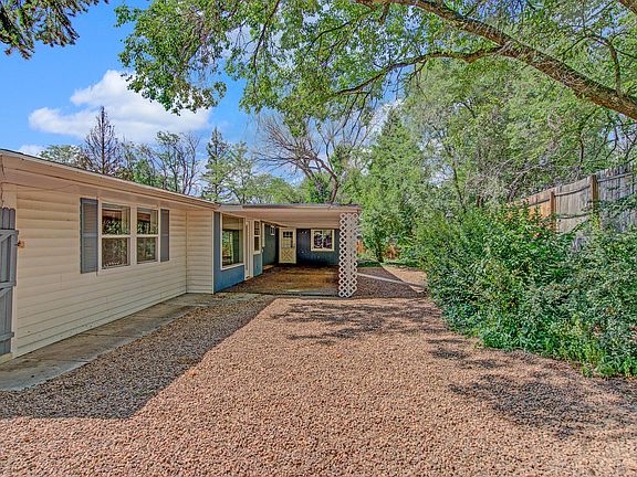 2nd image of 1012 Acacia Dr