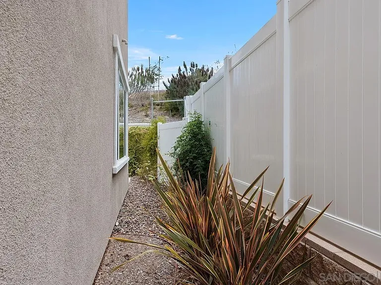 1523 Wingwood Ln — Photo 15