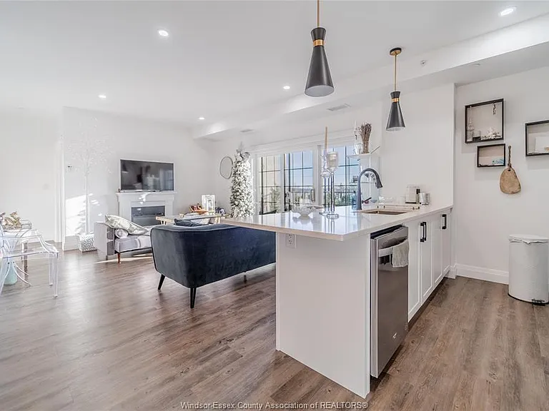 3817 Howard Ave #415 — Photo 6