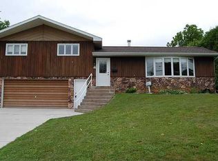 905 E Margaret St, Iron Mountain, MI 49801
