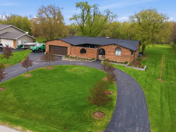24262 W Rose Ave, Lake Zurich, IL 60047