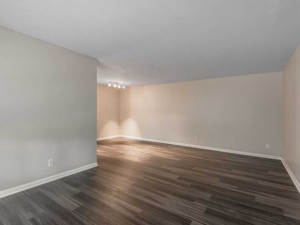 1st image of 818 University Ave #11428384