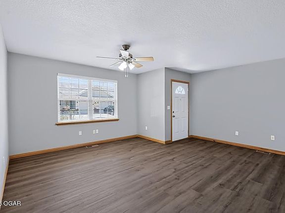 2nd image of 1903 Chris Ln