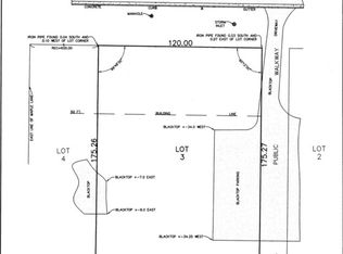 105 E Camp McDonald Rd, Prospect Heights, IL 60070