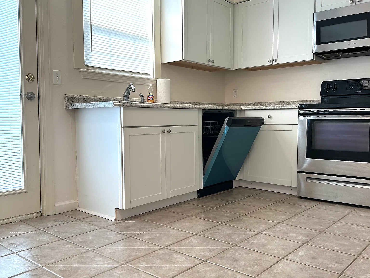 2 bed, 900 sqft, $1,150 — Photo 4