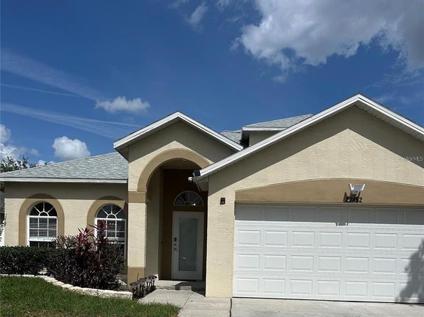 27452 Sky Lake Cir
