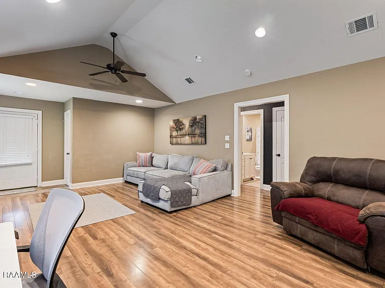 122 Acacia Ln — Photo 6