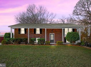 611 Edwards Dr, Fredericksburg, VA 22405