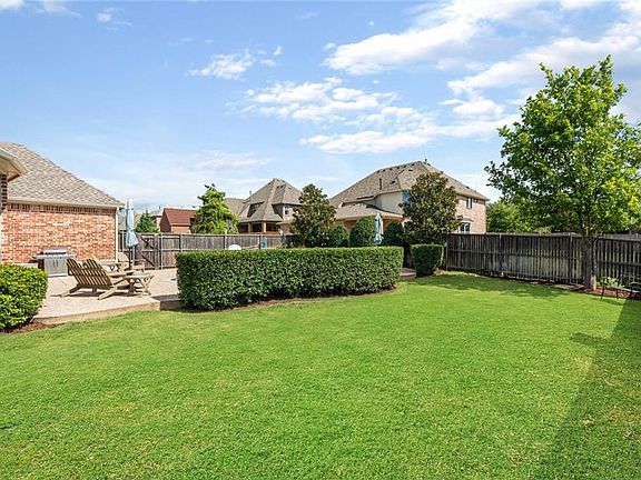 3rd image of 1300 Kerrville Dr