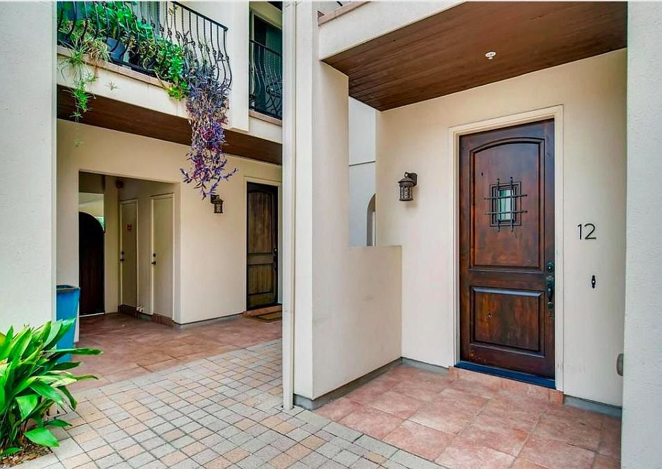 1st image of 2207 Pasadena Dr APT 12
