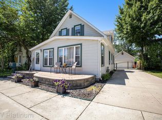 1109 Market St, Algonac, MI 48001