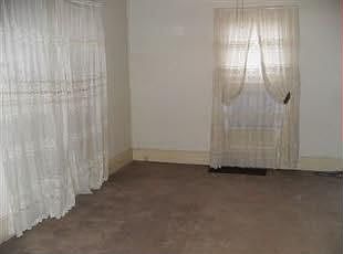 5th image of 137 Fernwood Ave
