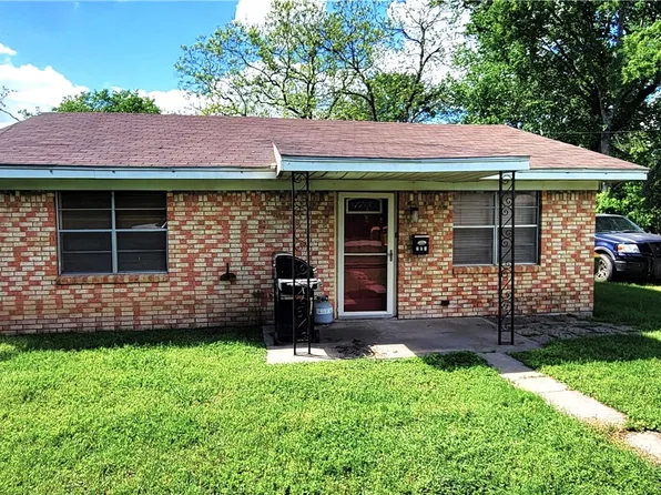 303 N Waco St, Groesbeck, TX 76642