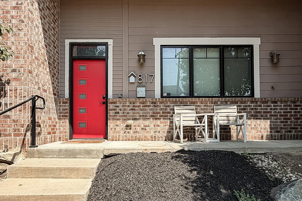 3 bed, 1850 sqft, $2,385 — Photo 1