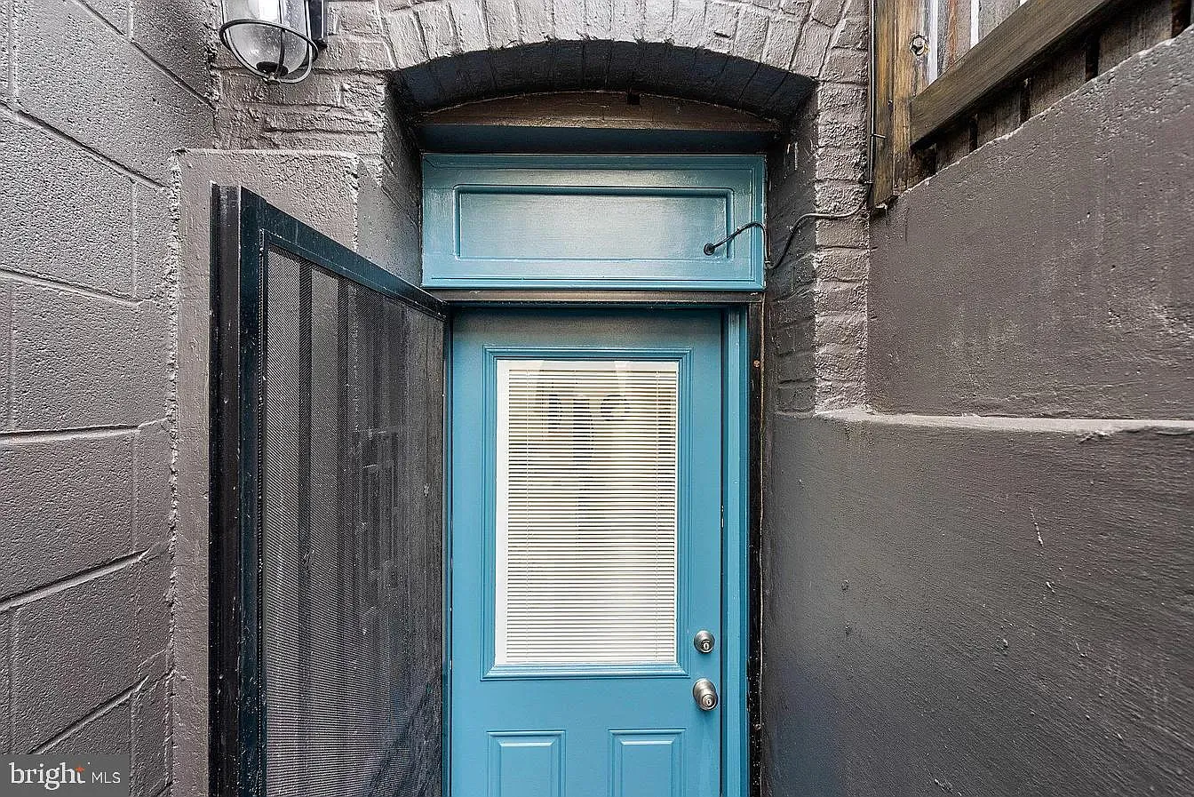 1 bed, 1.0 bath, 2816 sqft, $2,300 — Photo 1