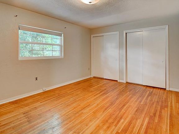 4th image of 805 N Amelia Ave