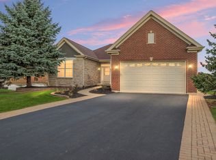 2660 Harnish Dr, Algonquin, IL 60102