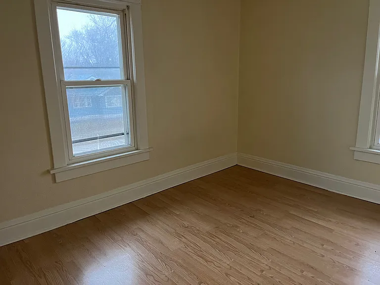 623 Riehl St — Photo 5